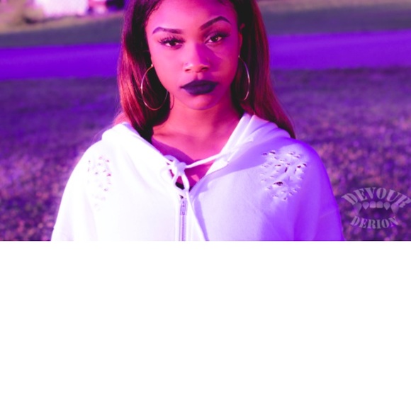 Meet your Posher, Ty - Picture 2 of 5